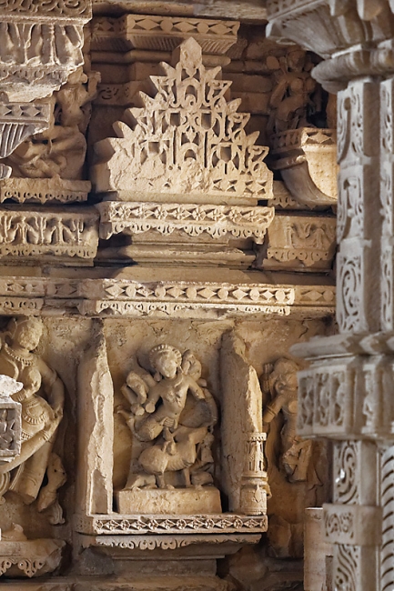 Gwalior-Temples de Sas Bhu-015